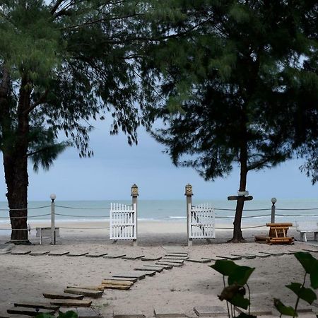 Villa Baan Kratom Tong By The Sea Cha-am Exterior foto