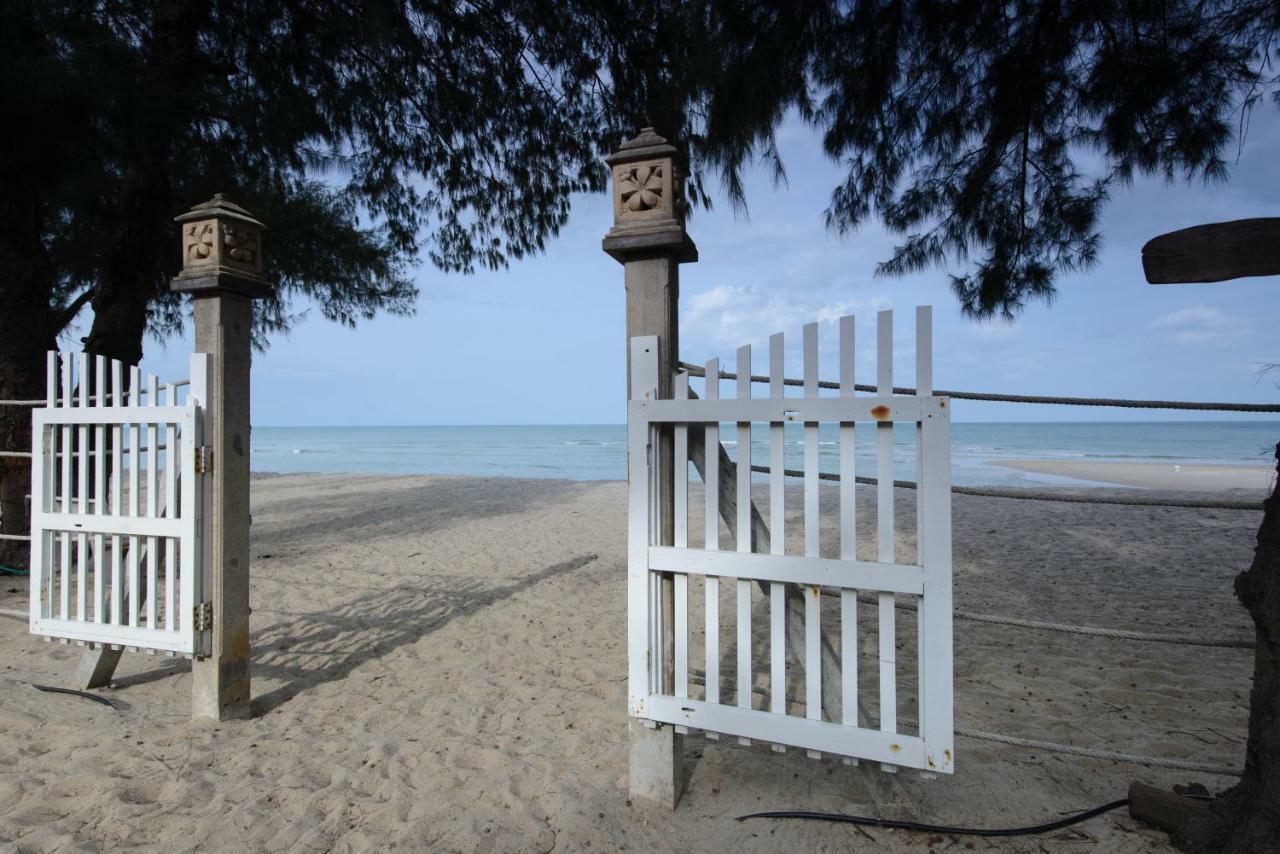 Villa Baan Kratom Tong By The Sea Cha-am Exterior foto